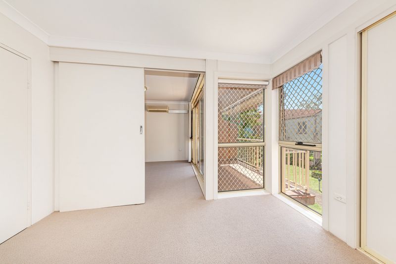 DELIGHTFULLY SUNNY APARTMENT OVERLOOKING THE GARDENS