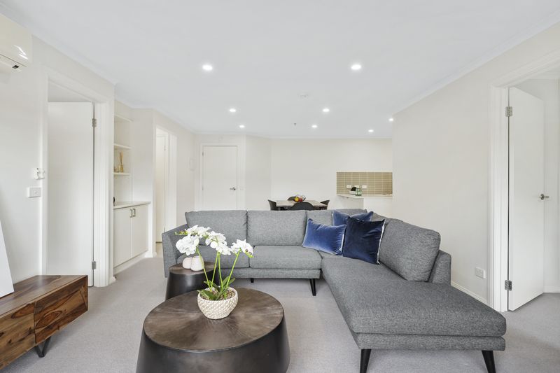 Ground Floor Living by Water and Parkland