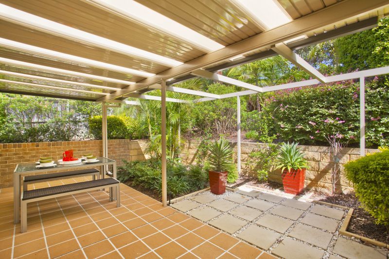 Live your retirement dream in this modern and spacious villa.