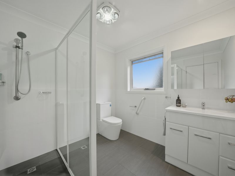 Westerly Facing Villa With Attached Garage