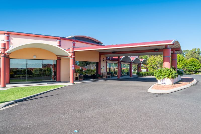 South facing Refurbished Apartment with Chef prepared Meals and Apartment Cleaning included