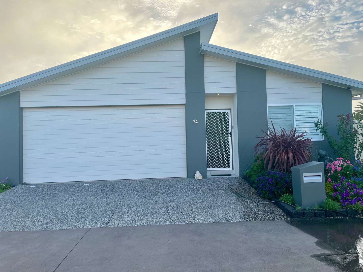 Palm Lake Resort Fern Bay - Close to all amenities