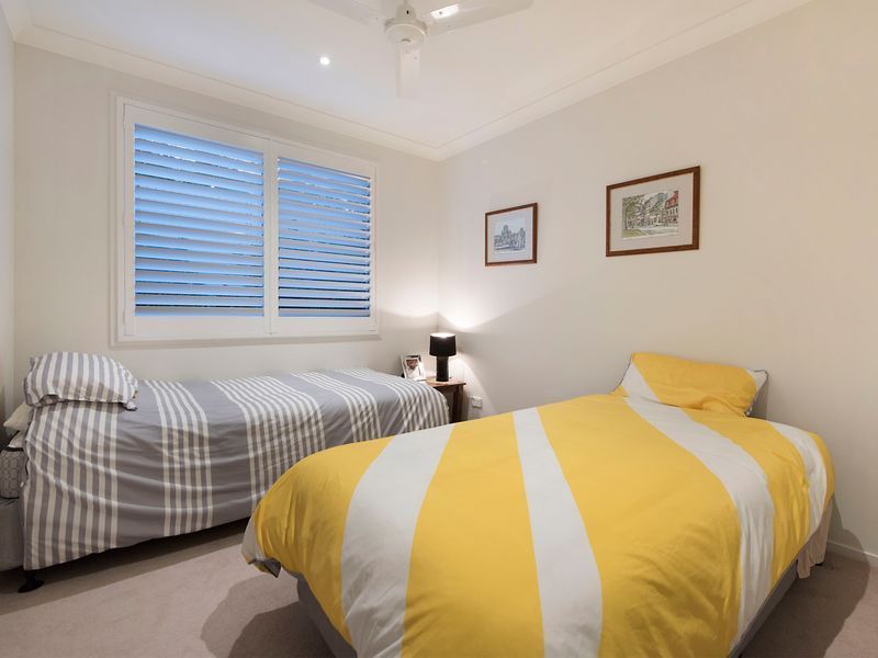 Luxury, Landing living