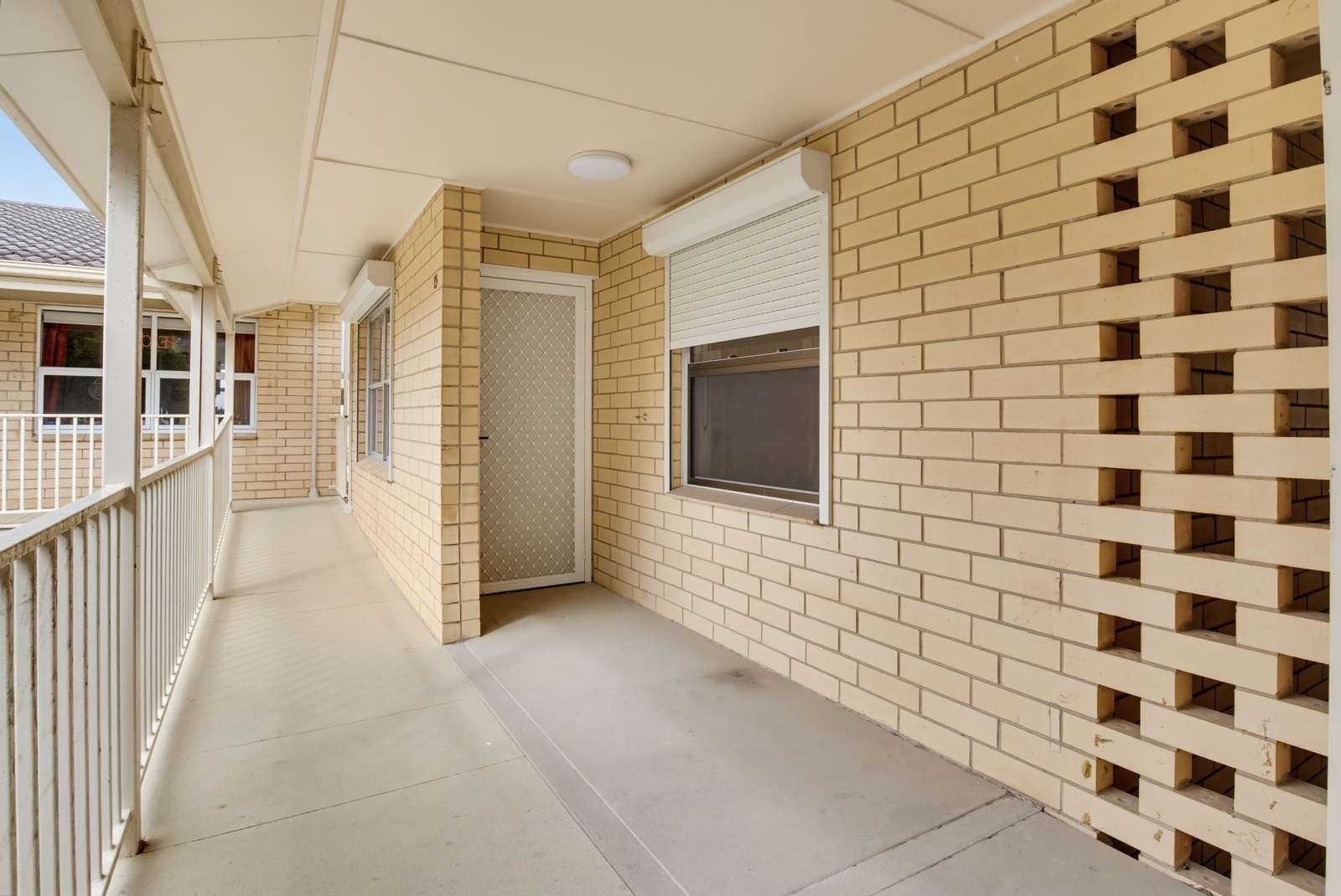 Over 55s living - Charming 2 bed coastal home