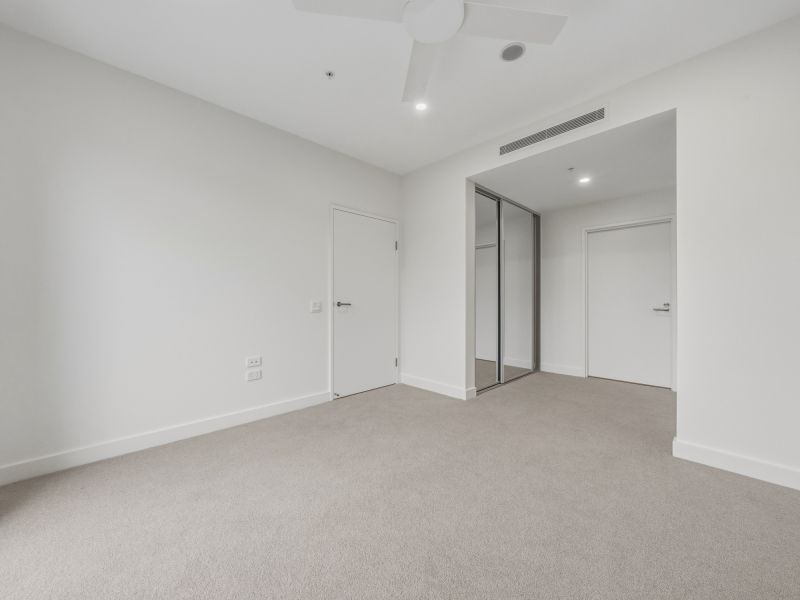 Expansive Apartment with large balcony