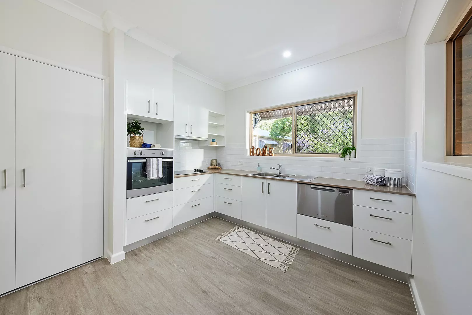 Walk to Golf Course and Surf Beach! 