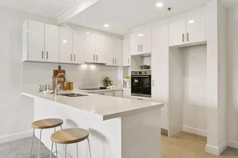 Stunning 2-bedroom apartment with balcony views