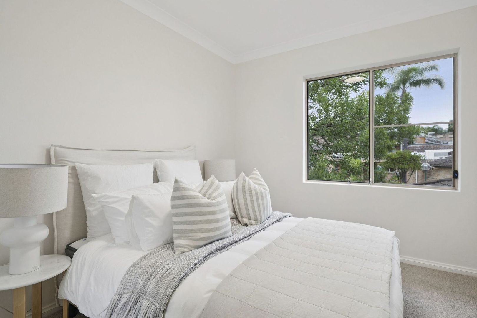 Light-filled villa with stunning bush view