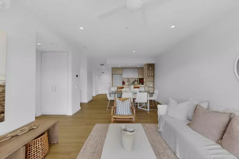 Coastal Apartment with Resort‑Style Amenities