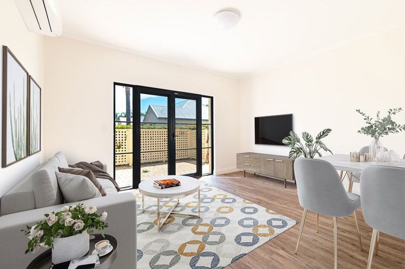 Spacious serviced apartment opening onto lovely communal courtyard