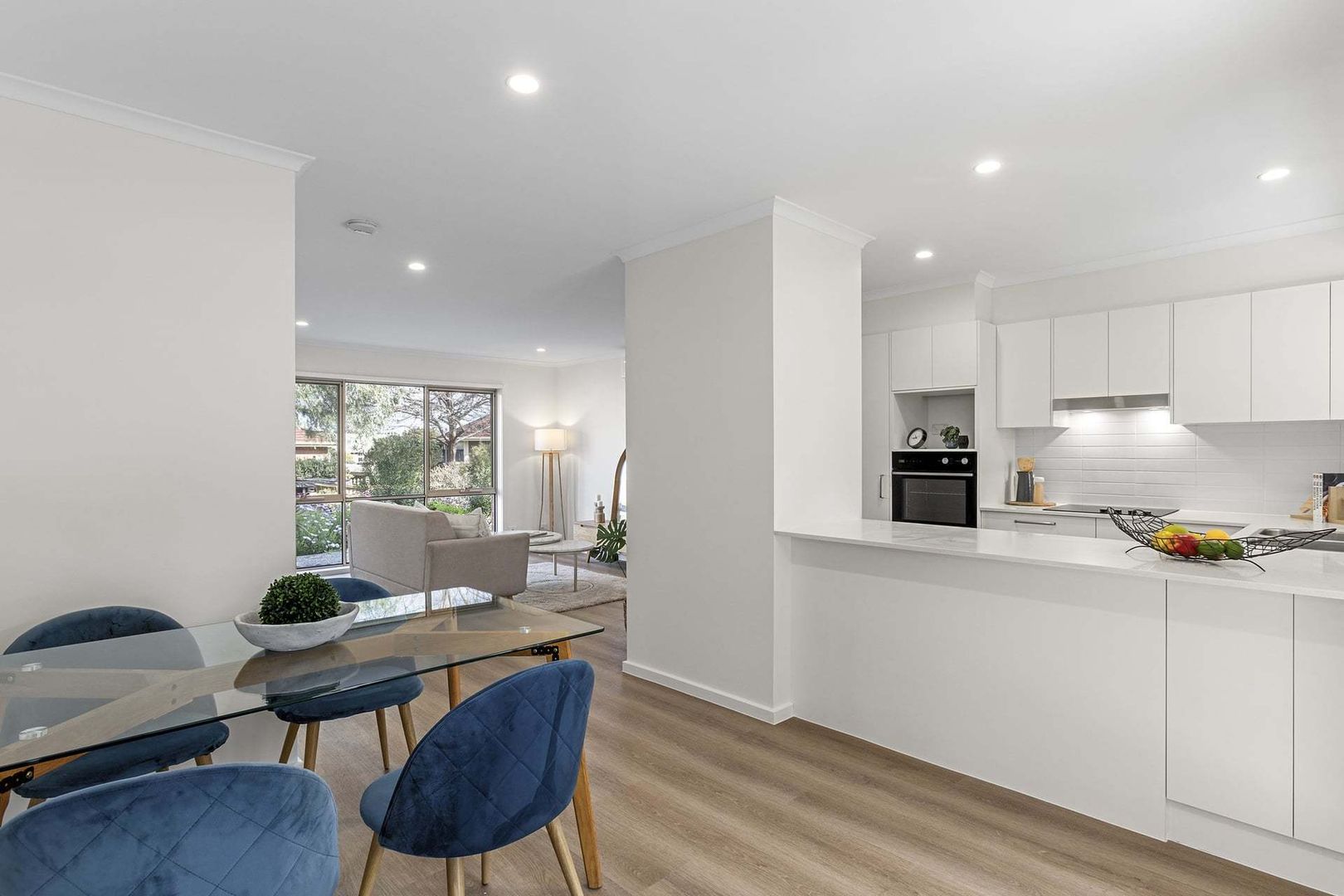 Beautifully presented Unit with Space to Unwind