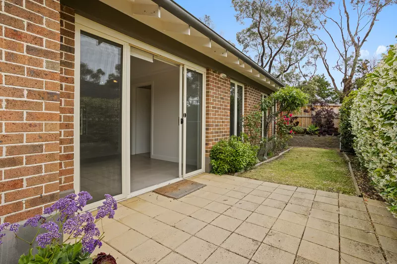 Airy, Light-Filled Villa with Private Courtyard