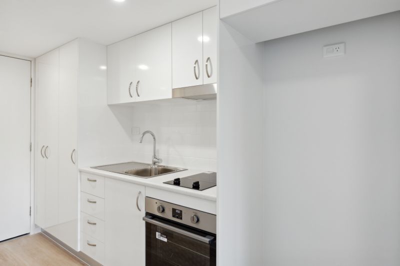 Charming one-bedroom apartment with lush green outlook