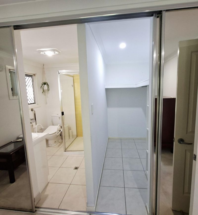 Ensuite, Study, Location