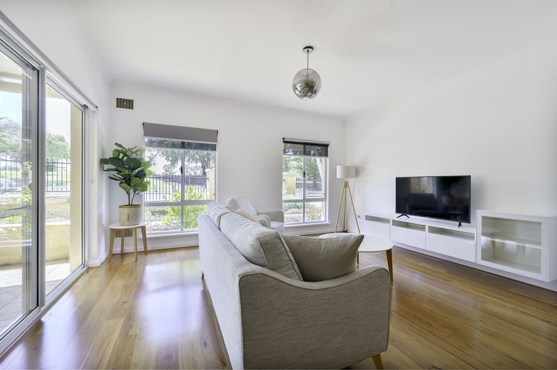 Parkside Apartment with Spacious Layout and Private Patio