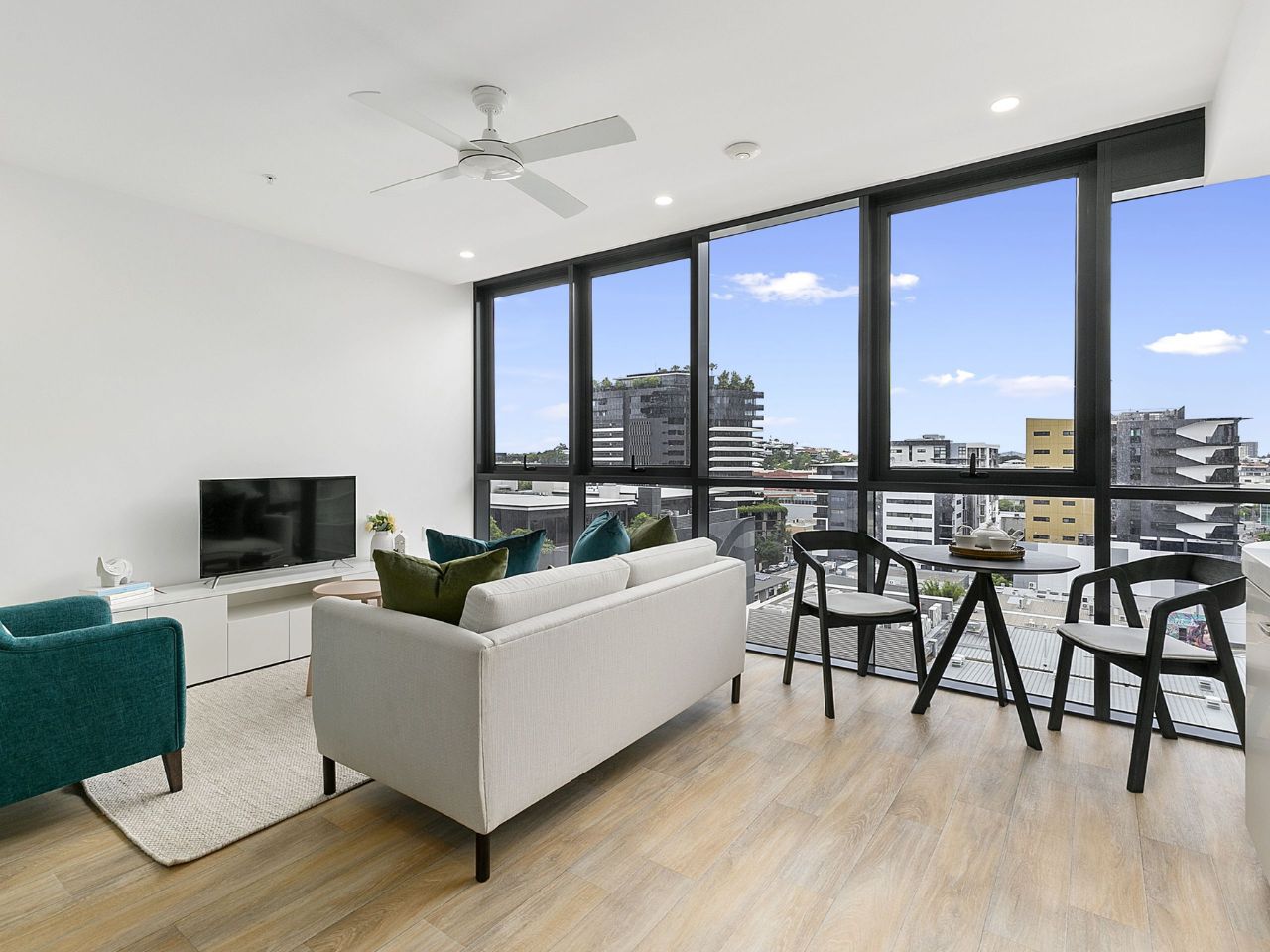 One-bedroom apartment in prime location