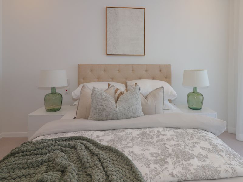 Newly reinstated Apartment with amazing full city views -this awaits you! 1 bedroom / 1 study / 1 bathroom