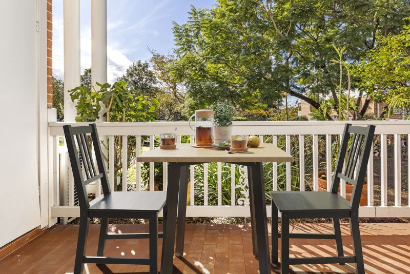 Perfectly located ground floor unit with tranquil garden surrounds.