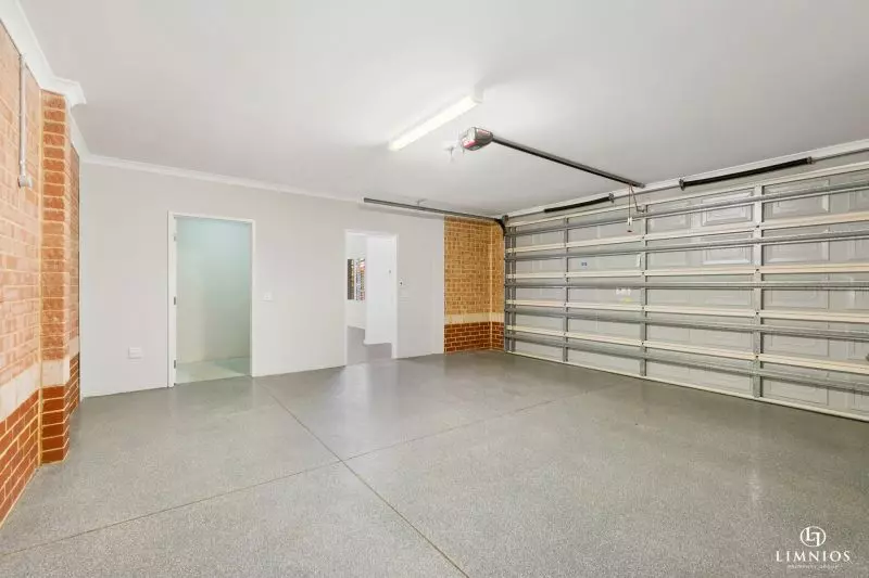 NOW UNDER OFFER. Bushland and the Beach - you have the best of both!