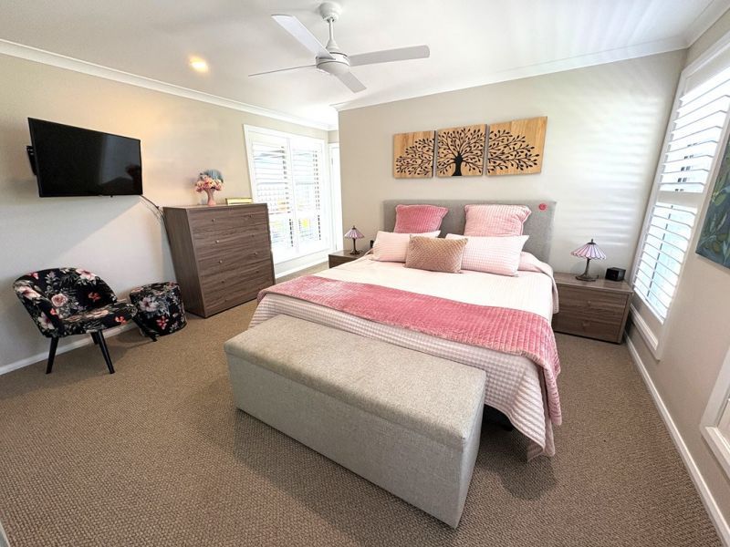 Modern, spacious and peacefully located