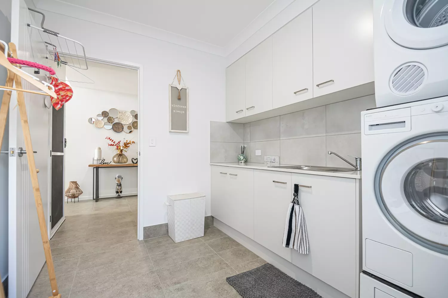 Exquisite Willow Design