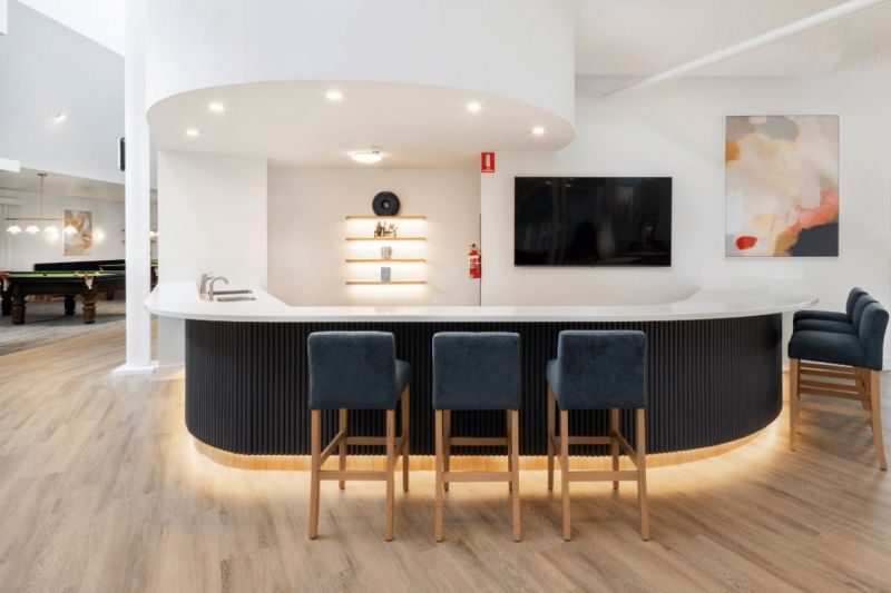Contemporary 3-bedroom surrounded by bushland