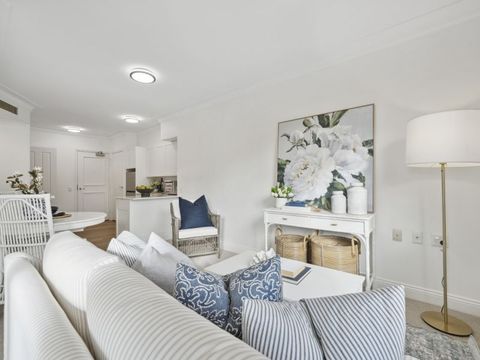 Move-in ready luxurious serviced apartment