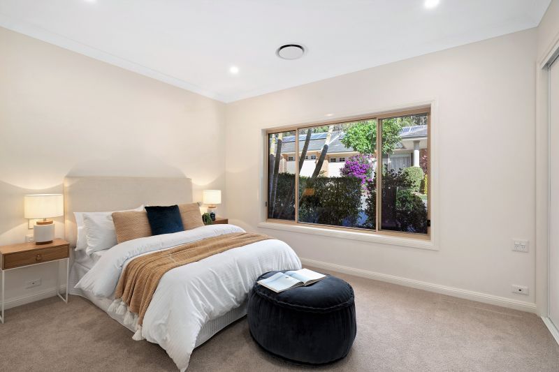 Private cul-de sac living