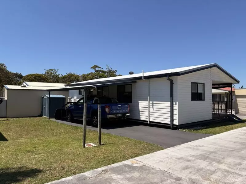 Beautifully presented 2 bedroom home.