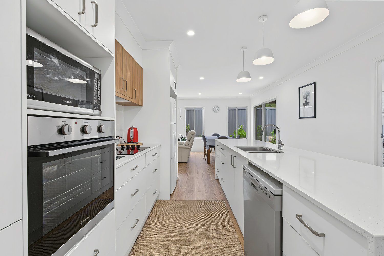 Modern Style, Prime Position