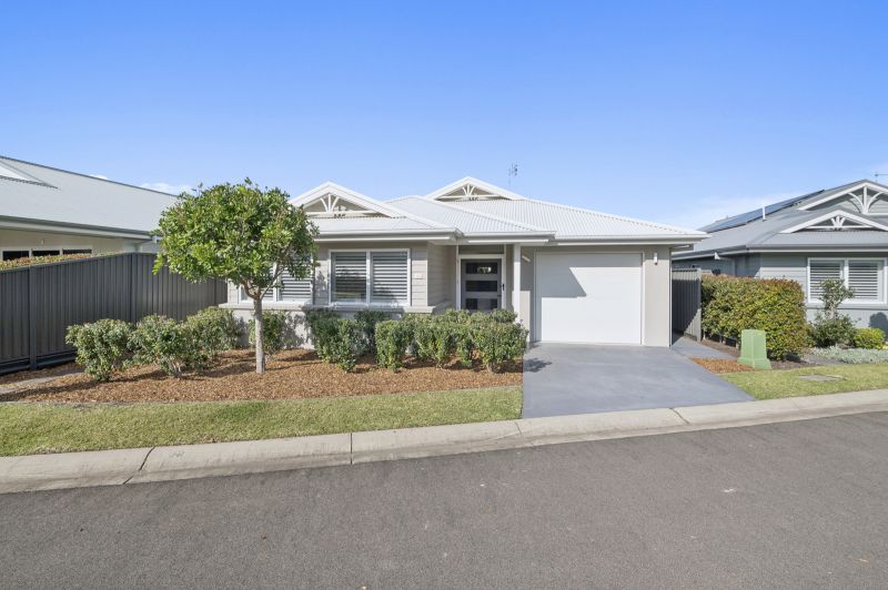 Spacious Retreat with Bushland Views