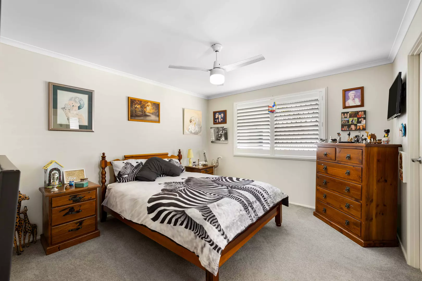 Beautifully presented property with Double Garage, fresh paint and DOG Friendly too.