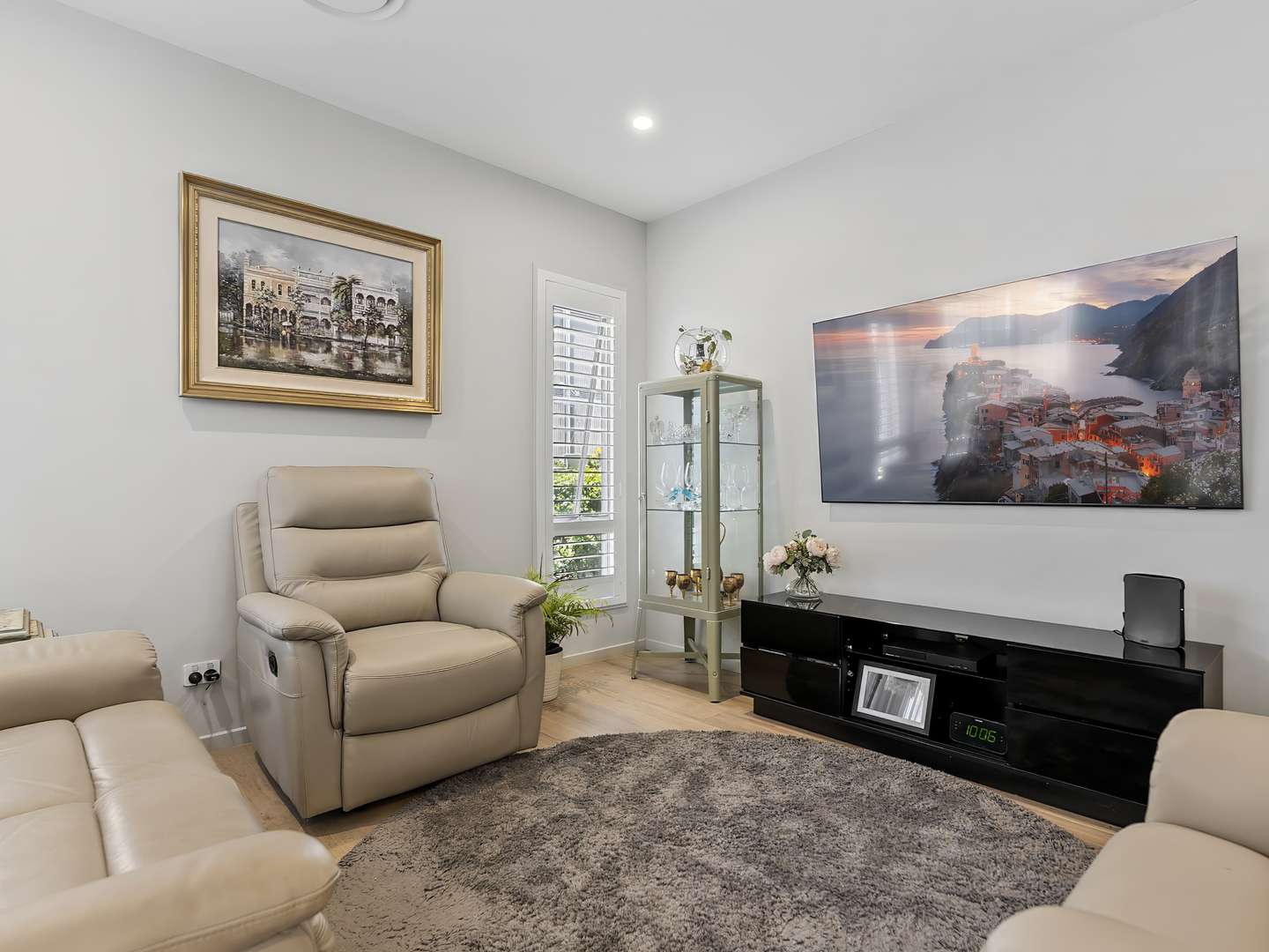 Halcyon Promenade - Established Luxury low maintenance home