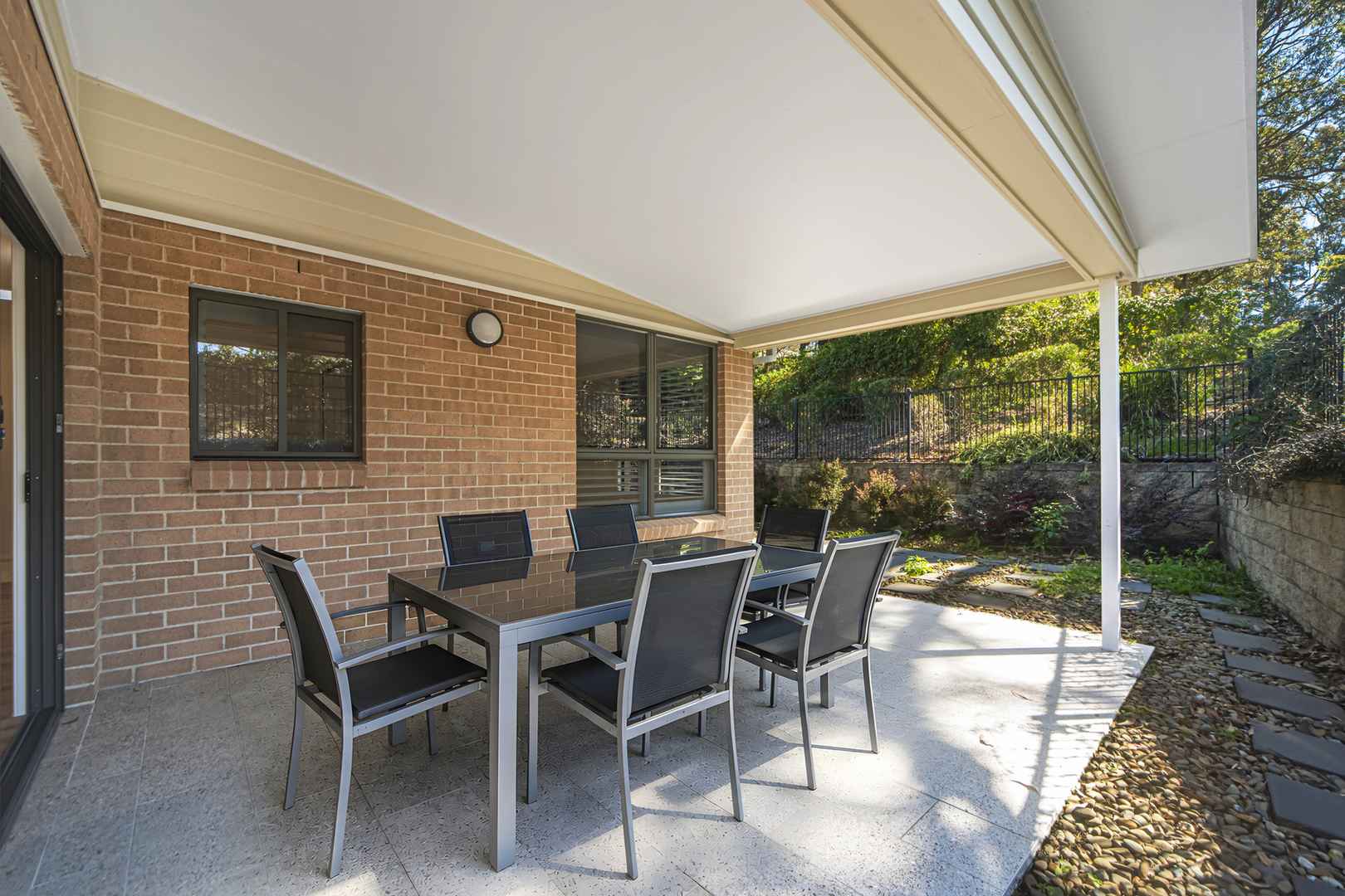 Coastal charm with flexible living and tranquil surrounds