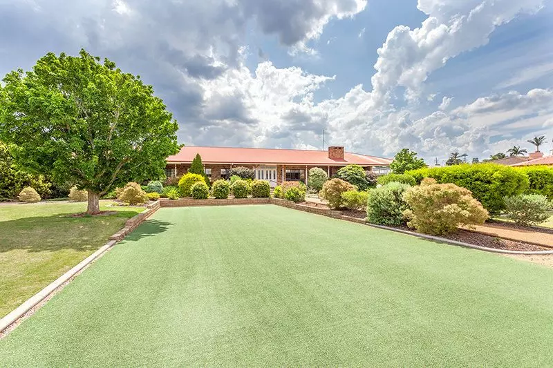 Experience the active, supportive environment that village life has to offer.