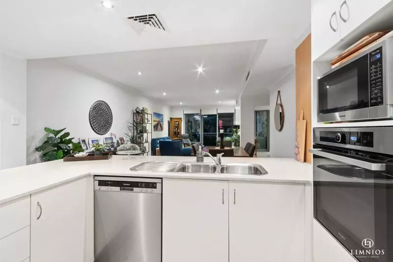 Oversize apartment with park views!