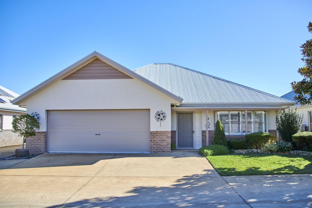 Villa 801 now available at Durham Green Village*