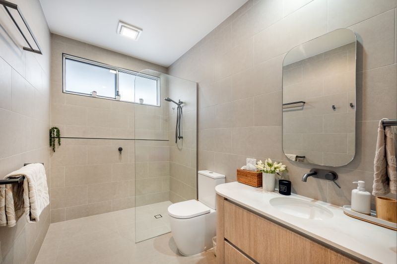 Coral Sea Dreaming -  Spacious Three-Bedroom Retreat