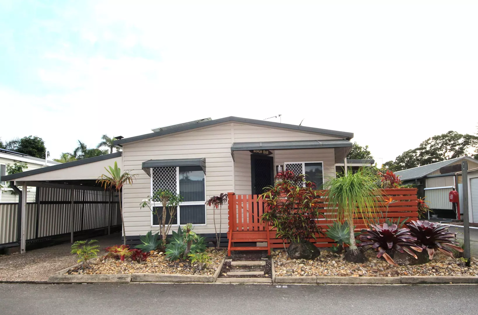 Large 2 Bedroom & 2 car space (small cars only)