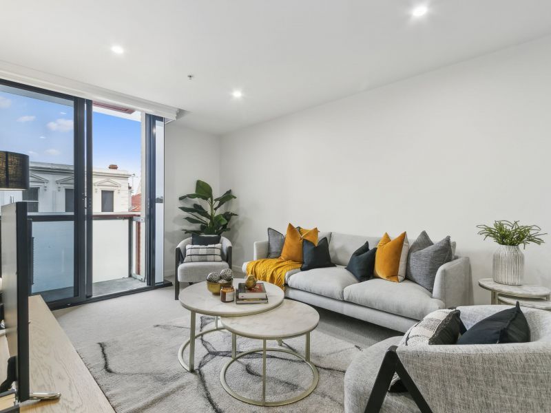 Modern, Light-Filled Apartment with Balcony and Secure Parking