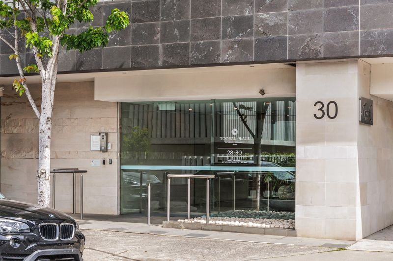 Spacious, north facing 2 bedroom apartment!