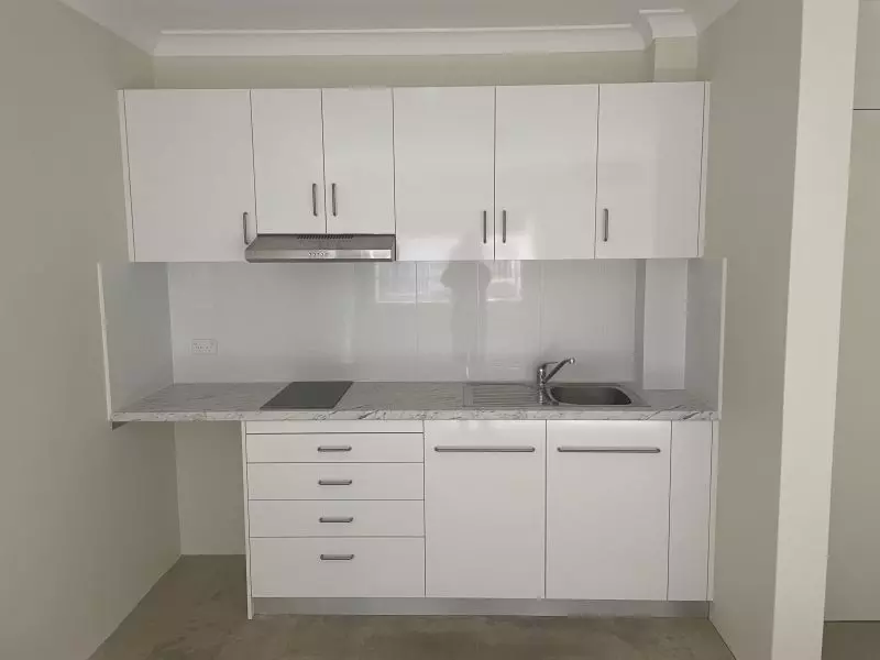 Under offer -Spacious ground floor one bedroom Serviced Apartment