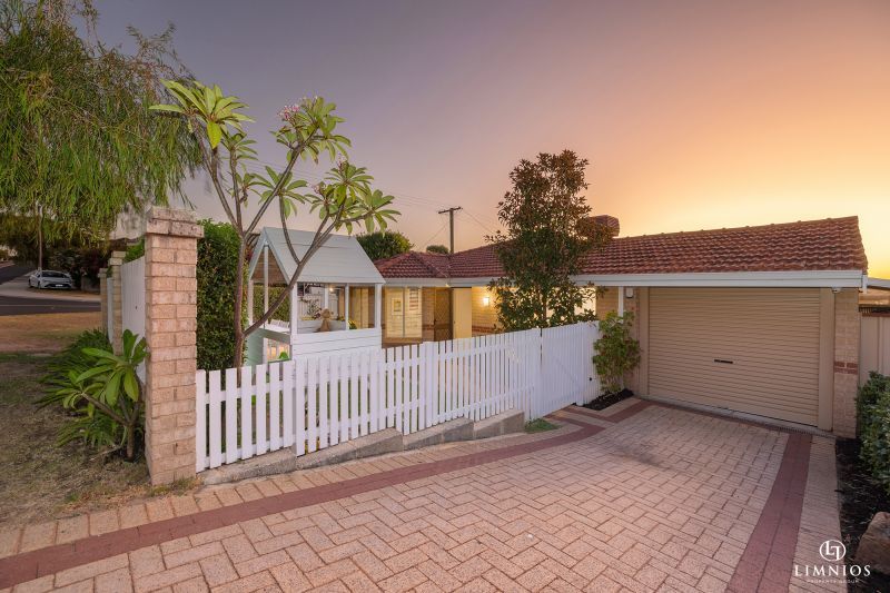 Standalone street front villa