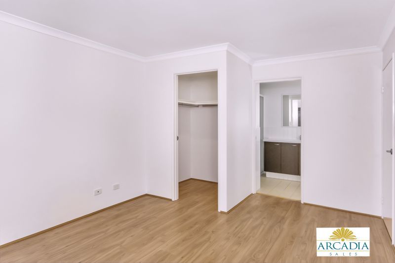 ARCADIA WATERS MADDINGTON - Dress to Impress...