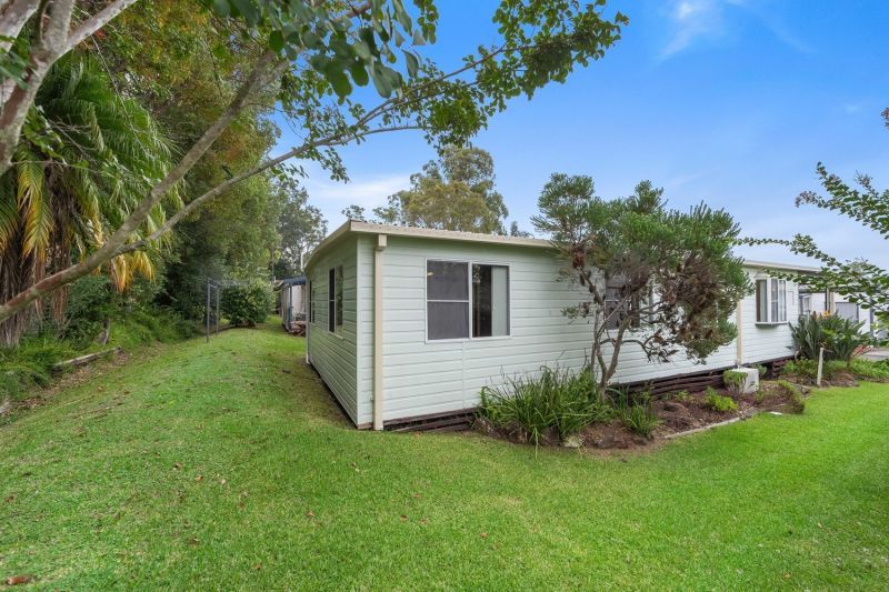 Tranquil Living with a Bushland Backdrop
