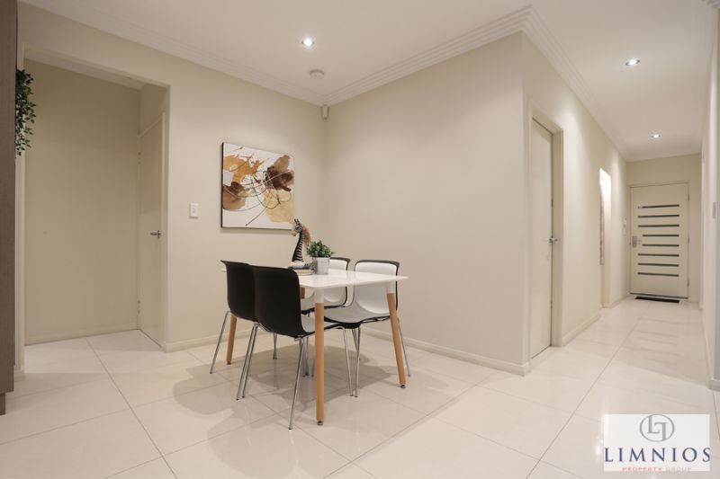Spacious End Villa