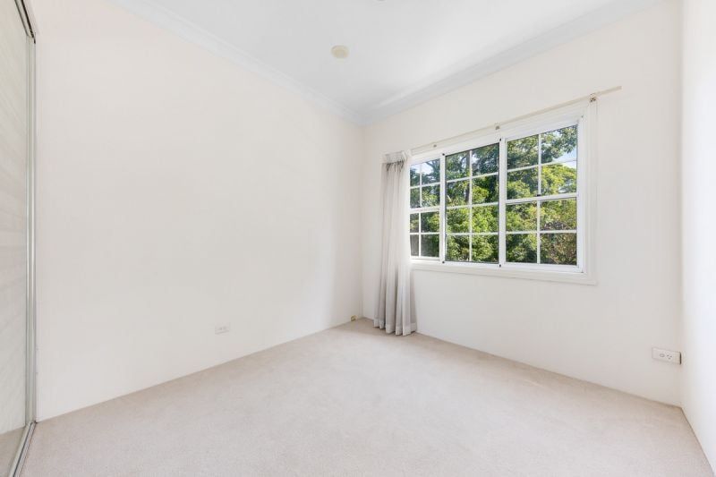 A private location with a first floor leafy outlook