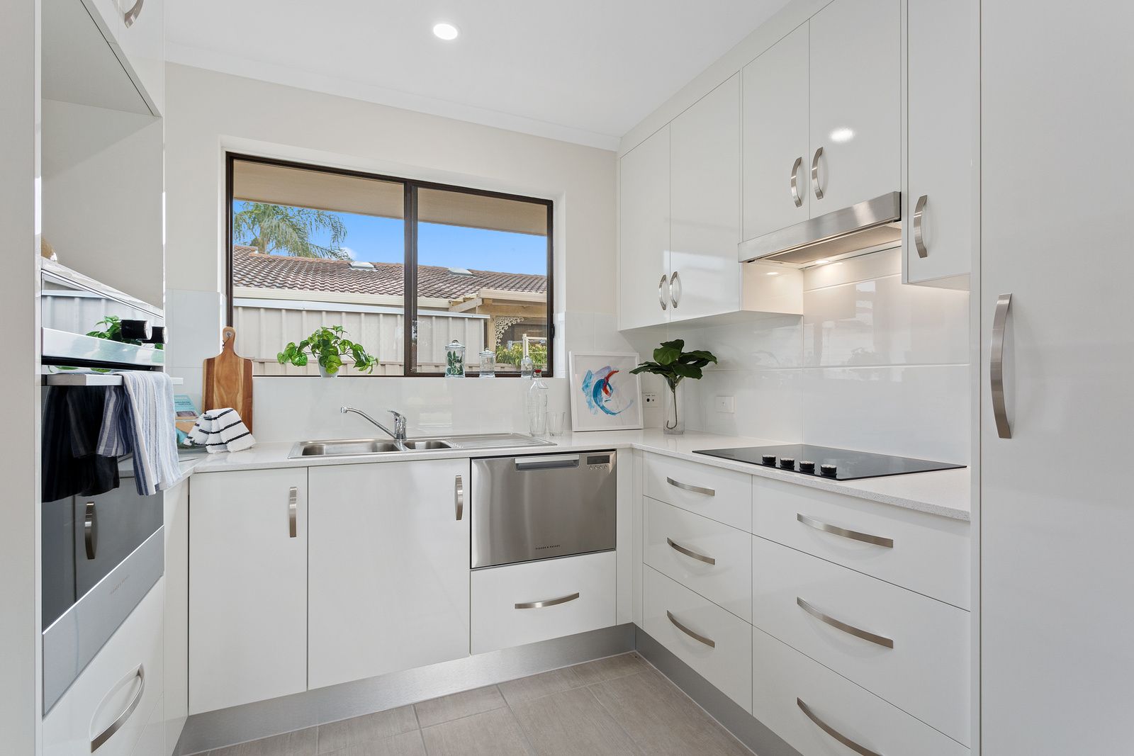 Recently renovated, this 2-bedroom retirement unit with carport is set within beautifully maintained grounds, just moments from the vibrant Adelaide CBD.