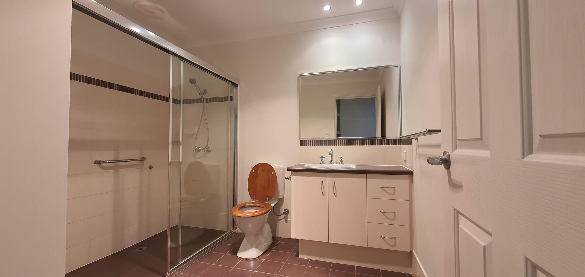 A Perfect Cottage By the Lake in a Cul-de-Sac Location - Unit 11