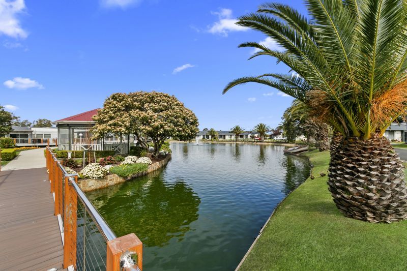 Spacious 2 bedroom retreat in the popular Patterson Lakes Village
